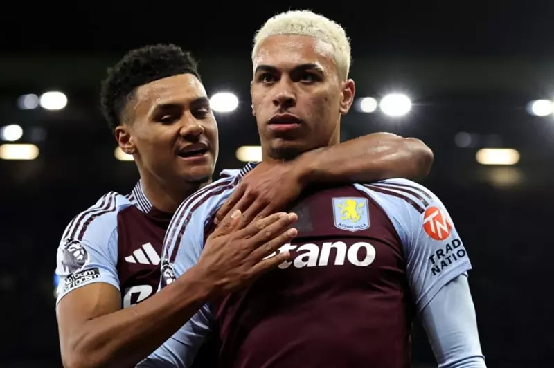 مورجان روجرز وأولي واتكينز ثنائي أستون فيلا